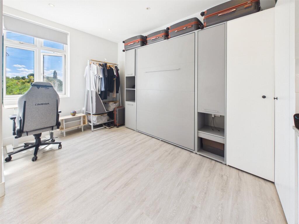 Apartment in London, St Margarets - View 2