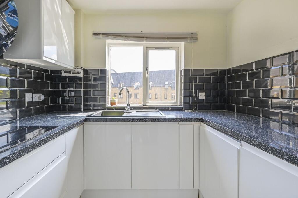 Apartment in London, St. George in the East, Wapping - View 5