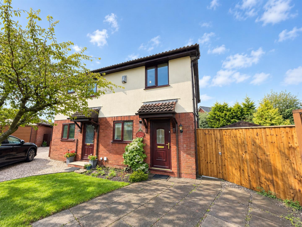 2-bed semi-detached on Summertrees Close, Greasby, Wirral, £200,000