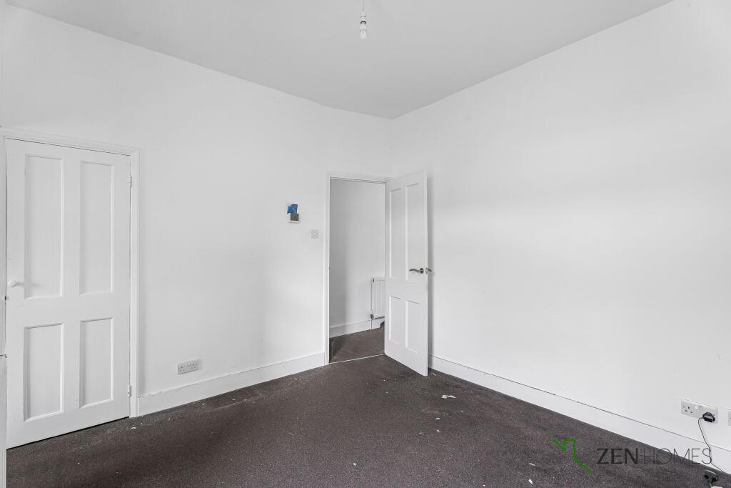 House in London, Lower Edmonton, Edmonton - View 4
