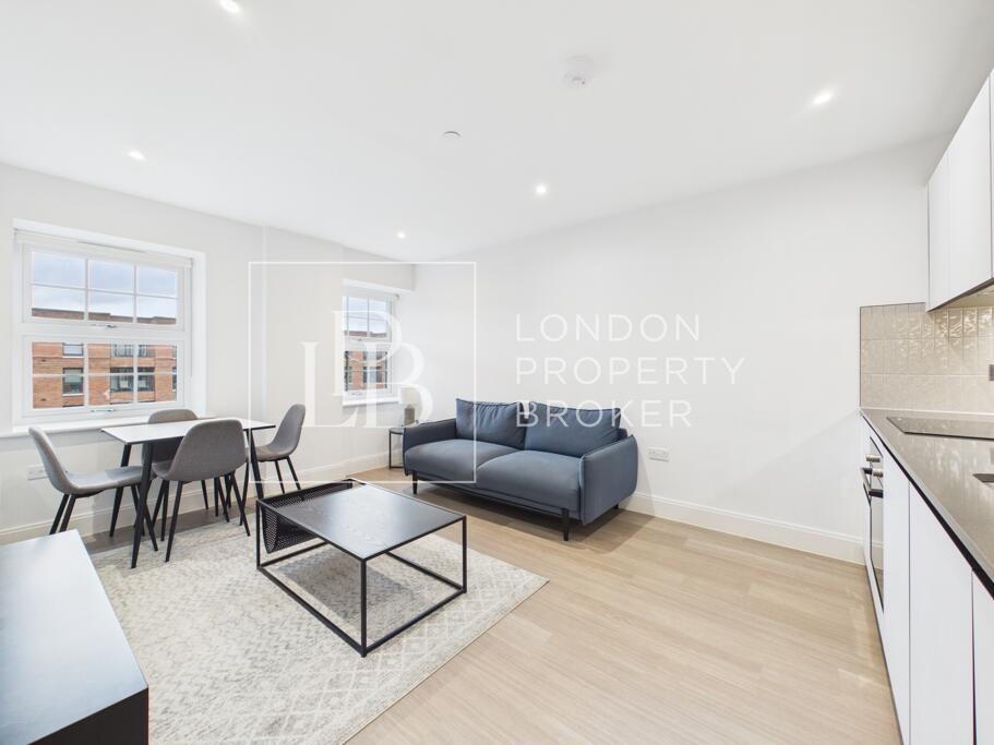 Apartment in Slough - View 4