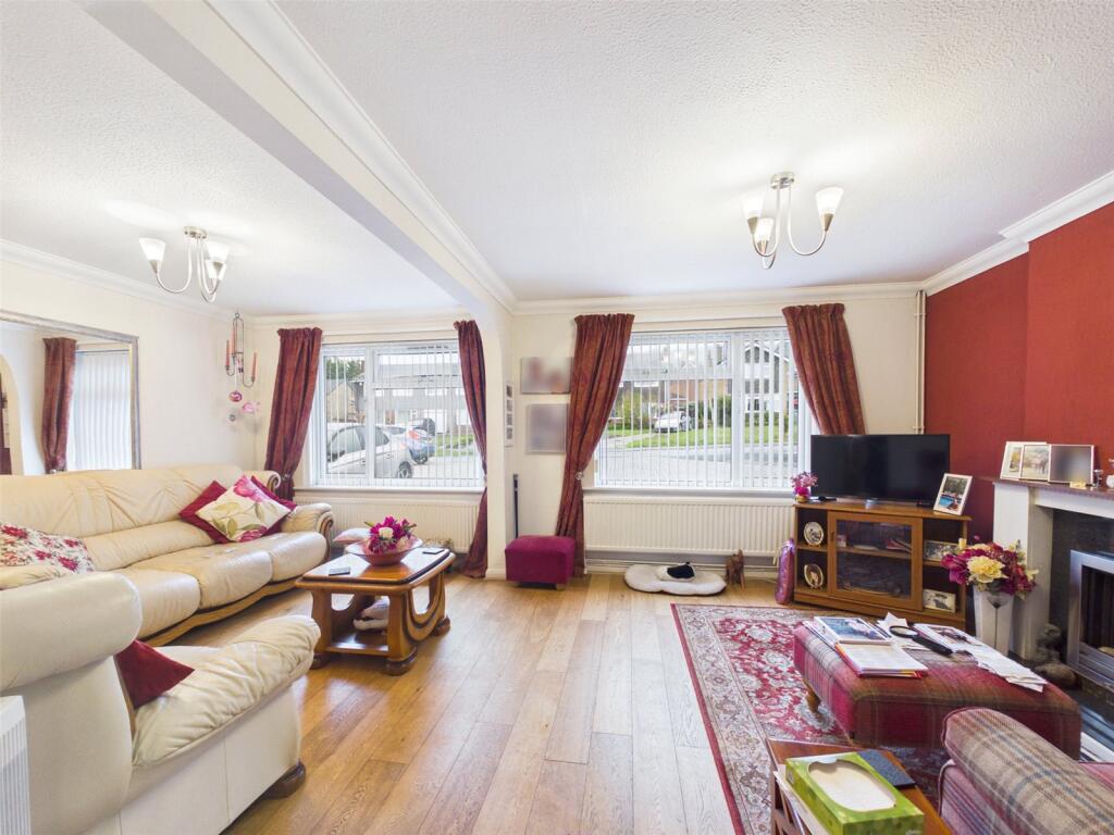 Firwood Drive, Tuffley, Gloucester, GL4 photo 3