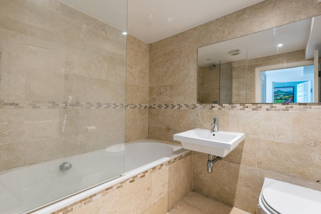 Apartment in London - View 5