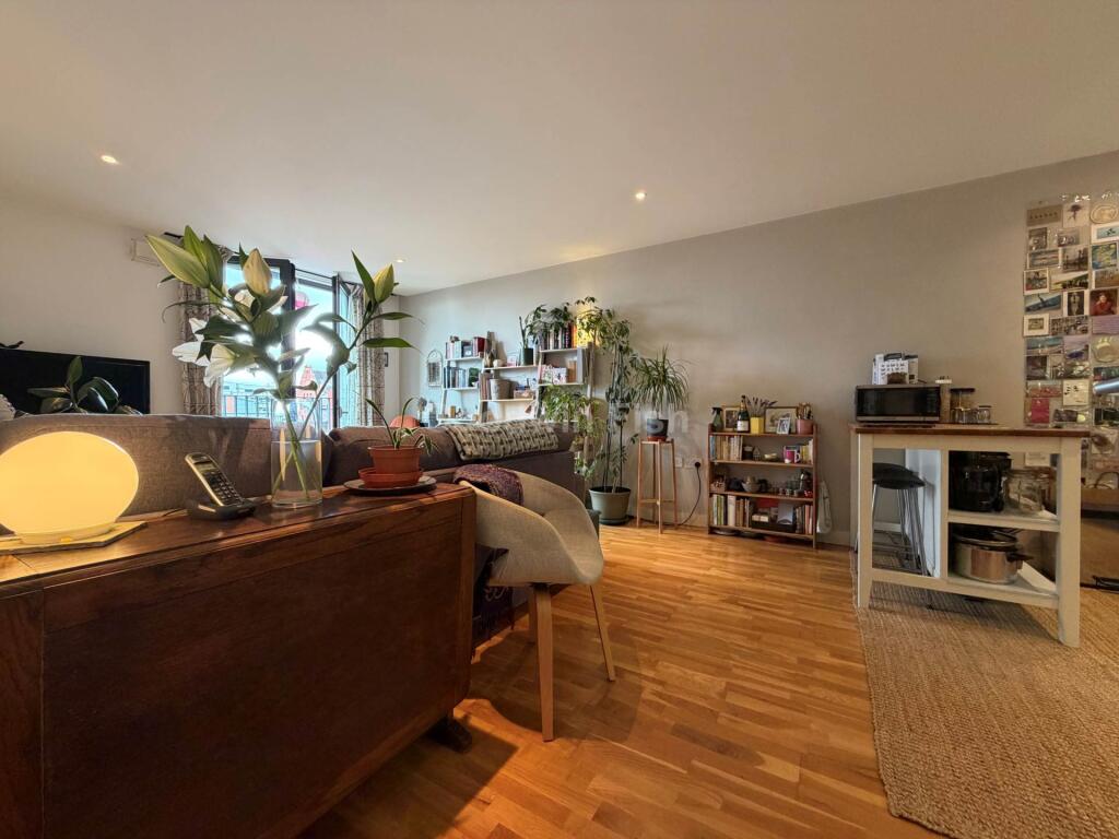 Apartment in Manchester - View 5