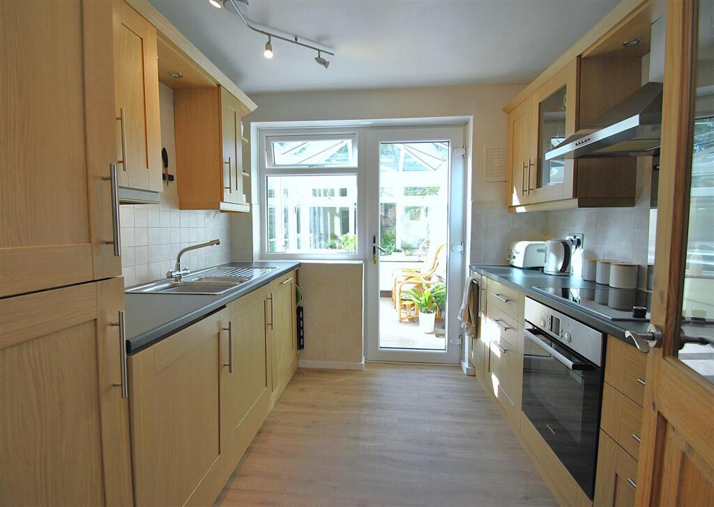 Apartment in Birmingham, Druids Heath - View 4