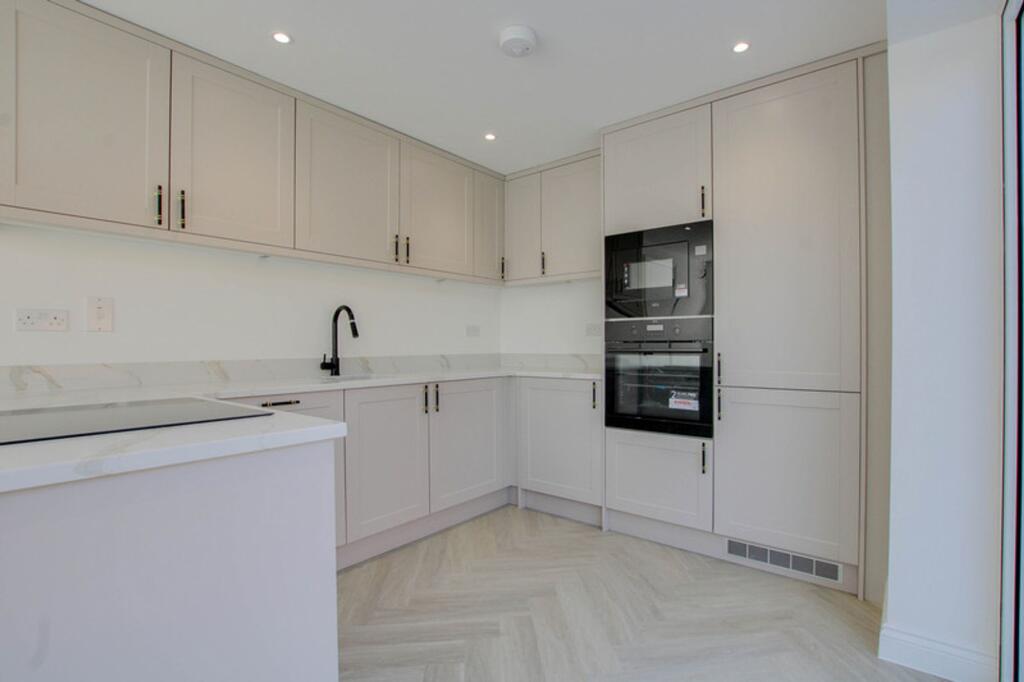 House in Southend-on-Sea - View 2