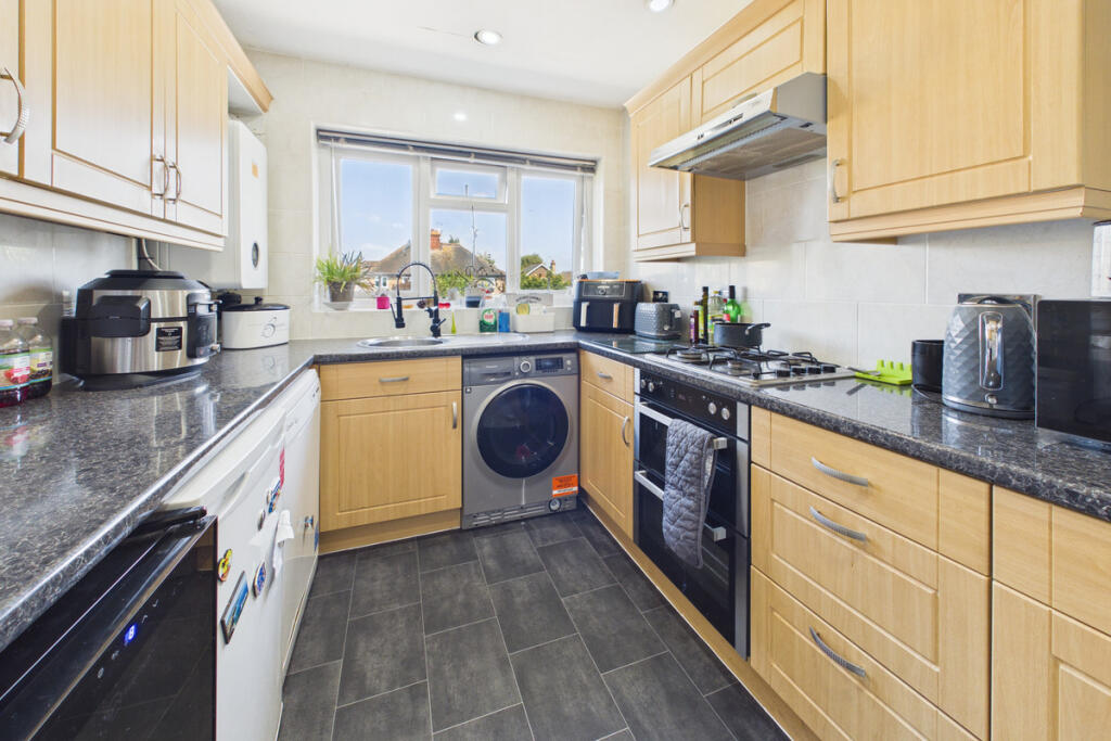 Apartment in Three Rivers, Abbots Langley - View 4