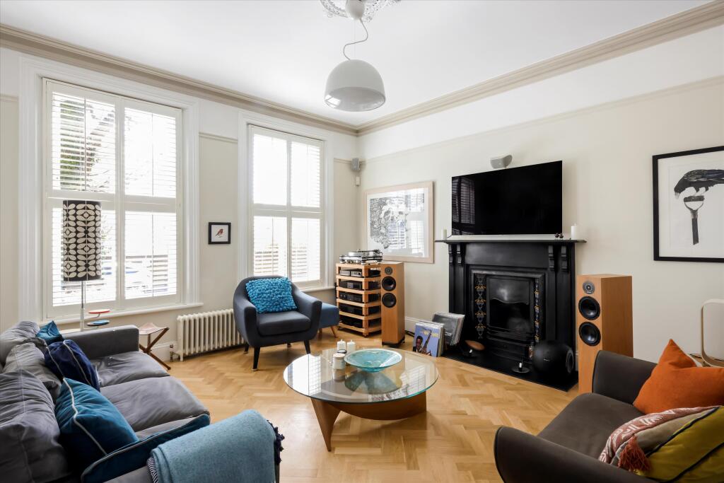 Main image of property: Hewlett Road, Cheltenham, Gloucestershire, GL52