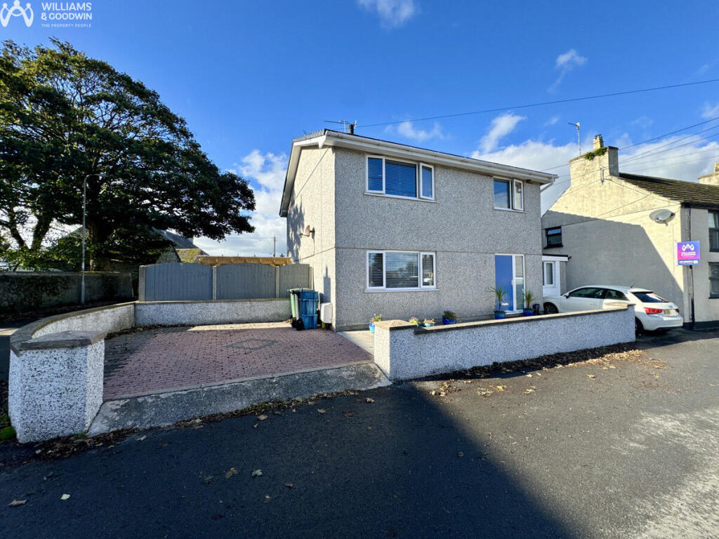 3-bed detached on Garden Lane, Bodedern, Anglesey, LL65, £280,000