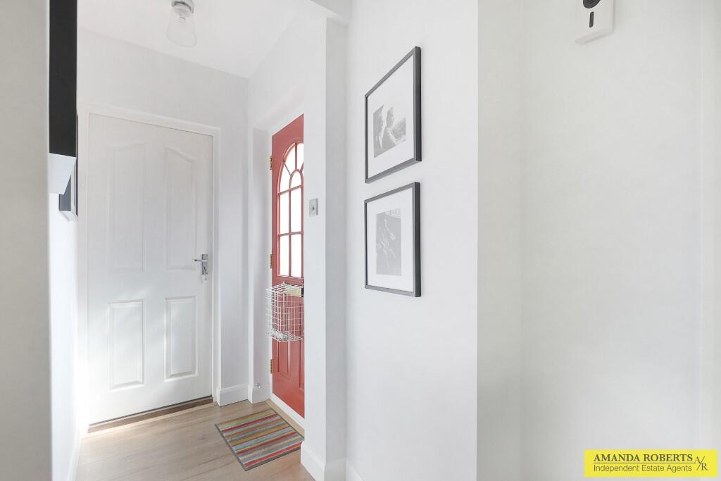 Harford Close, London, E4 photo 4