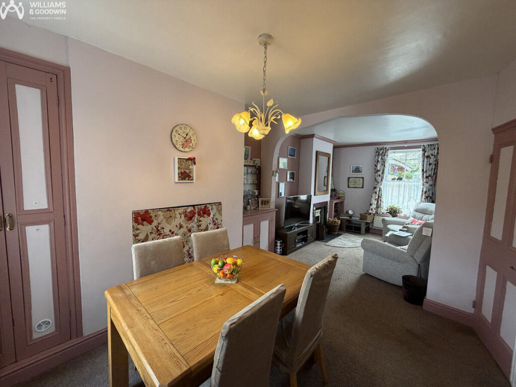 Rating Row, Beaumaris, Isle of Anglesey, LL58 photo 3