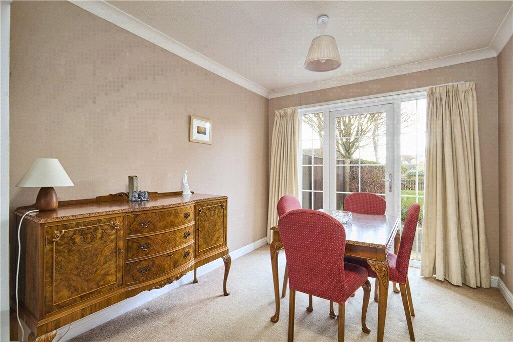 St. Helens Close, Leeds, West Yorkshire, LS16 photo 4