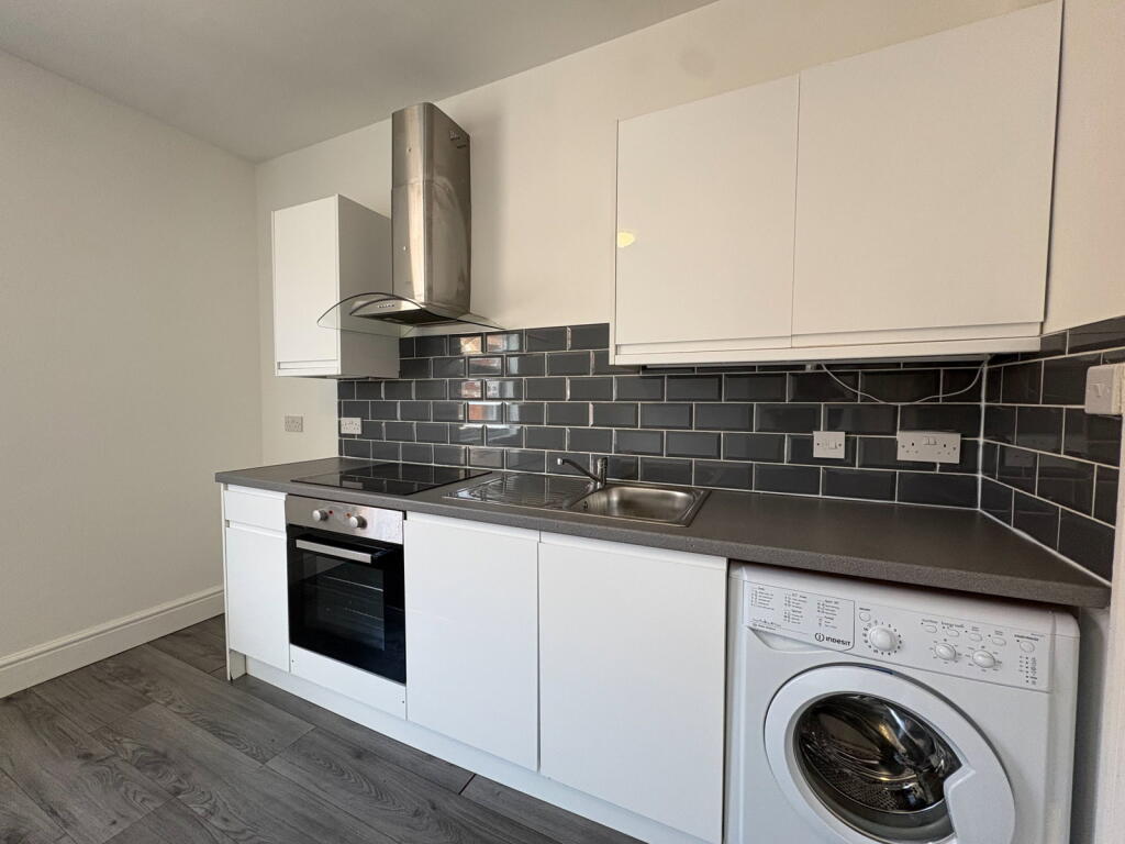 Avondale Road, Kettering, NN16 8PH - View 4