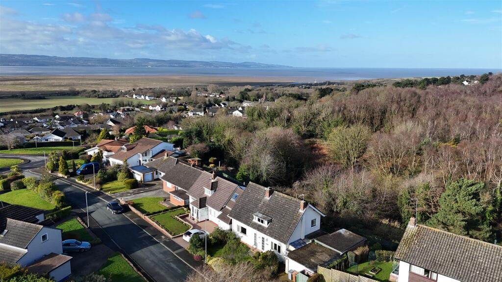 3-bed detached on Dalesway, Heswall, Wirral, £525,000