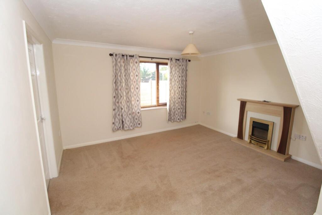 Falcon Way, Beck Row, Bury St. Edmunds photo 3