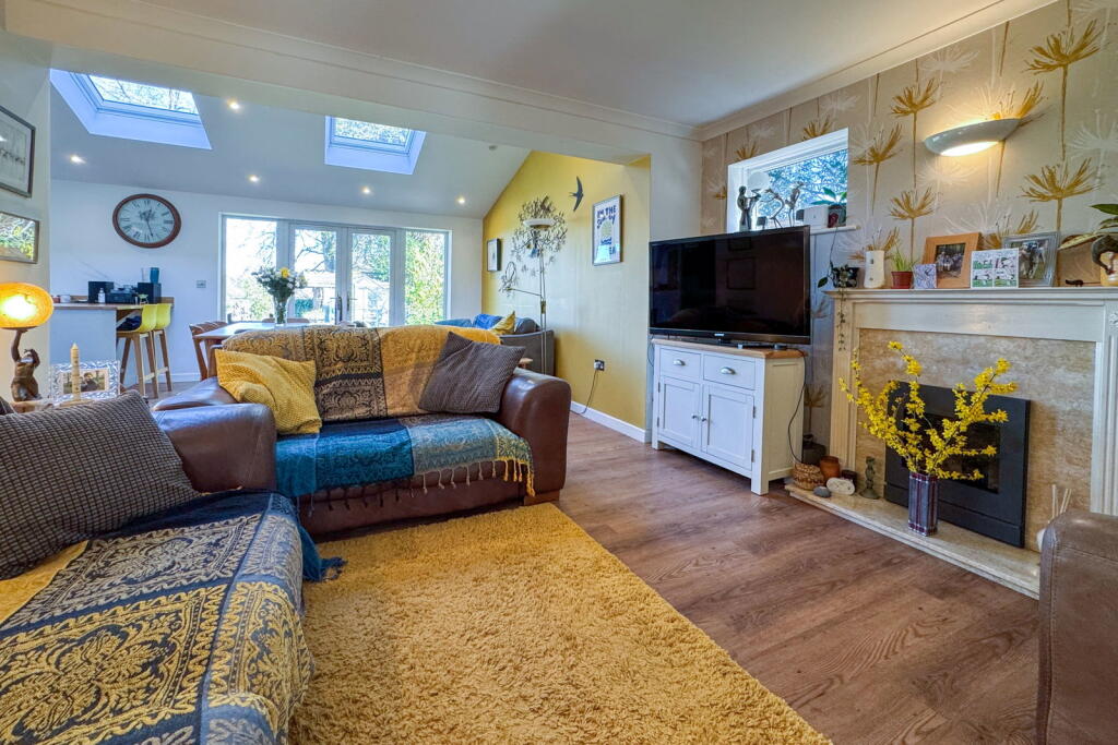 House in Winchester, New Alresford - More