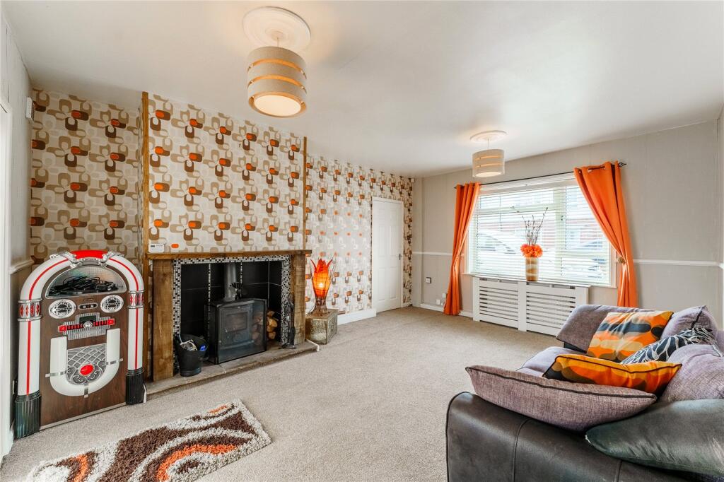 Tombridge Crescent, Kinsley, Pontefract, West Yorkshire, WF9 photo 3