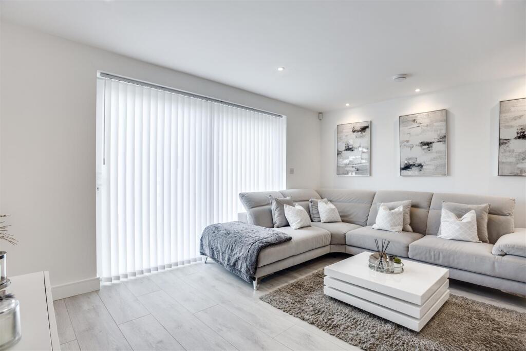 Additional image 10 of Whitehall Road, Wyke, Bradford