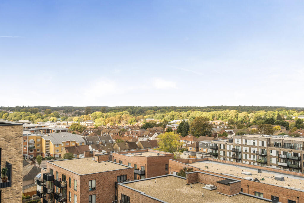 Apartment in Watford, Hertfordshire - View 4