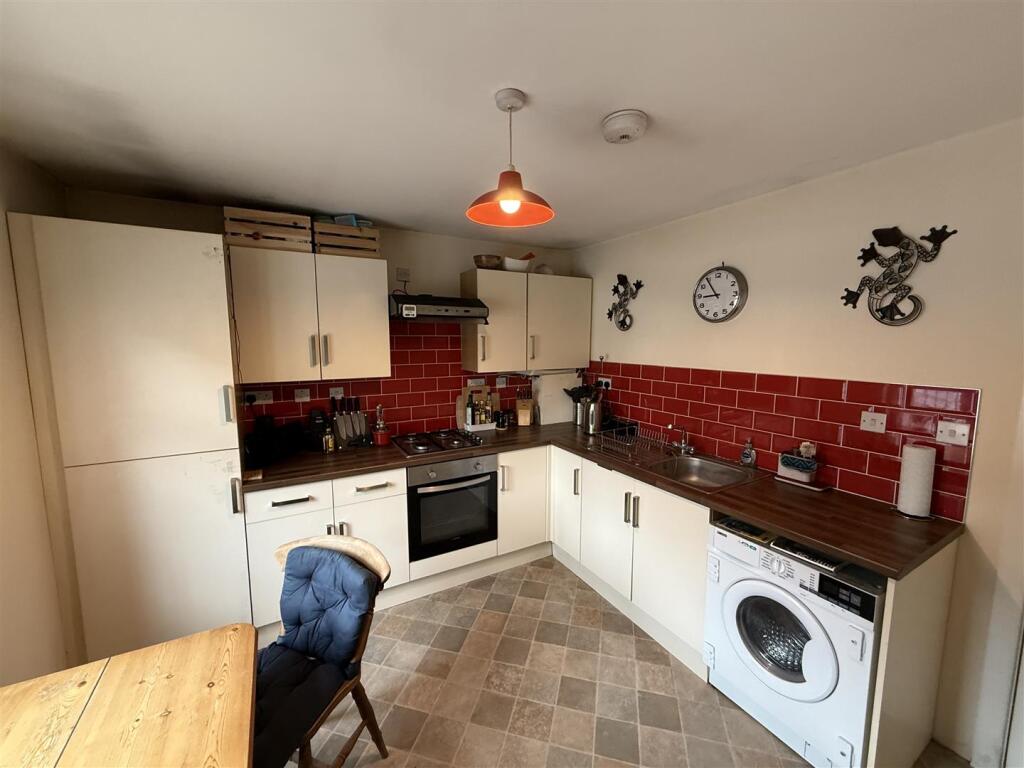 Apartment in Sheffield, South Yorkshire - More