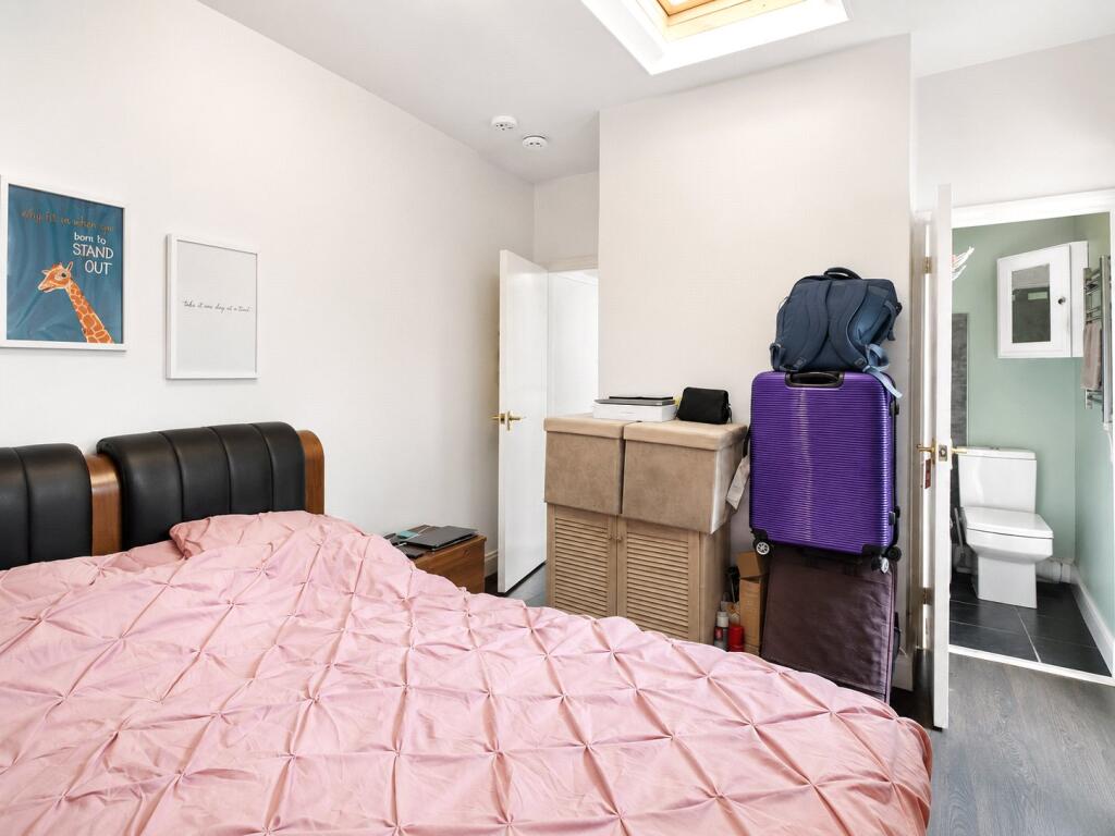 Apartment in Guildford - More