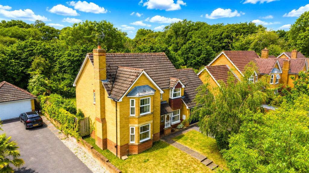 Main image of property: Meadowside, Tilehurst, Reading, Berkshire, RG31