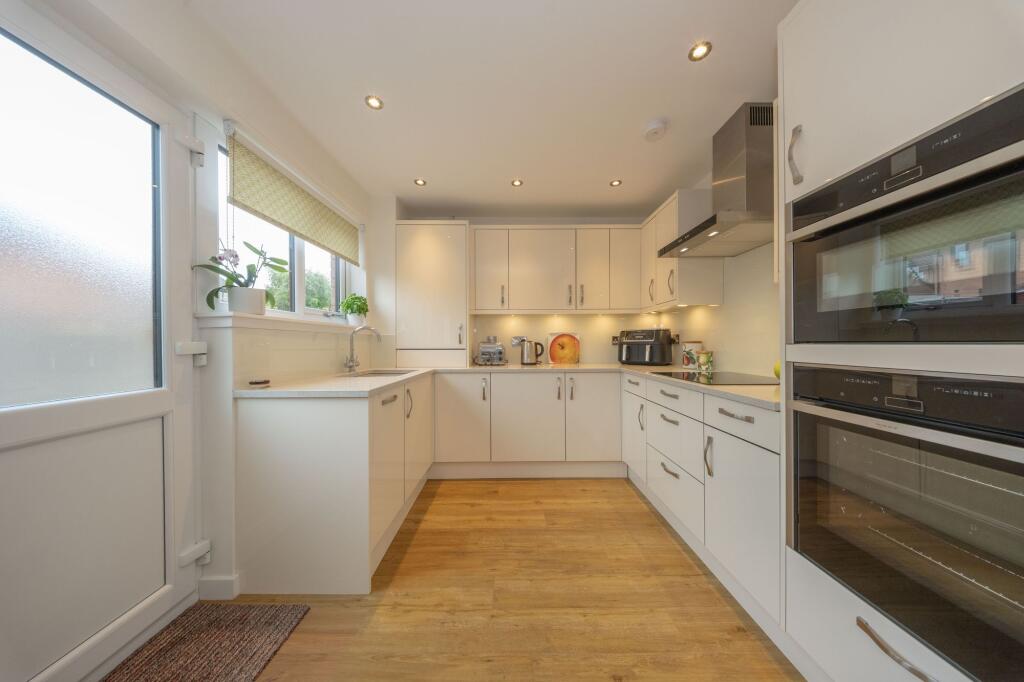 House in Mid Calder, Craigshill - View 3