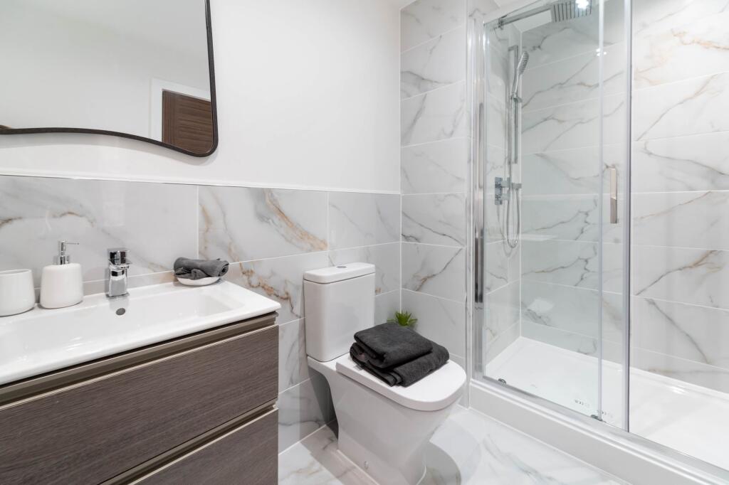 Apartment in Trafford, Greater Manchester - View 5