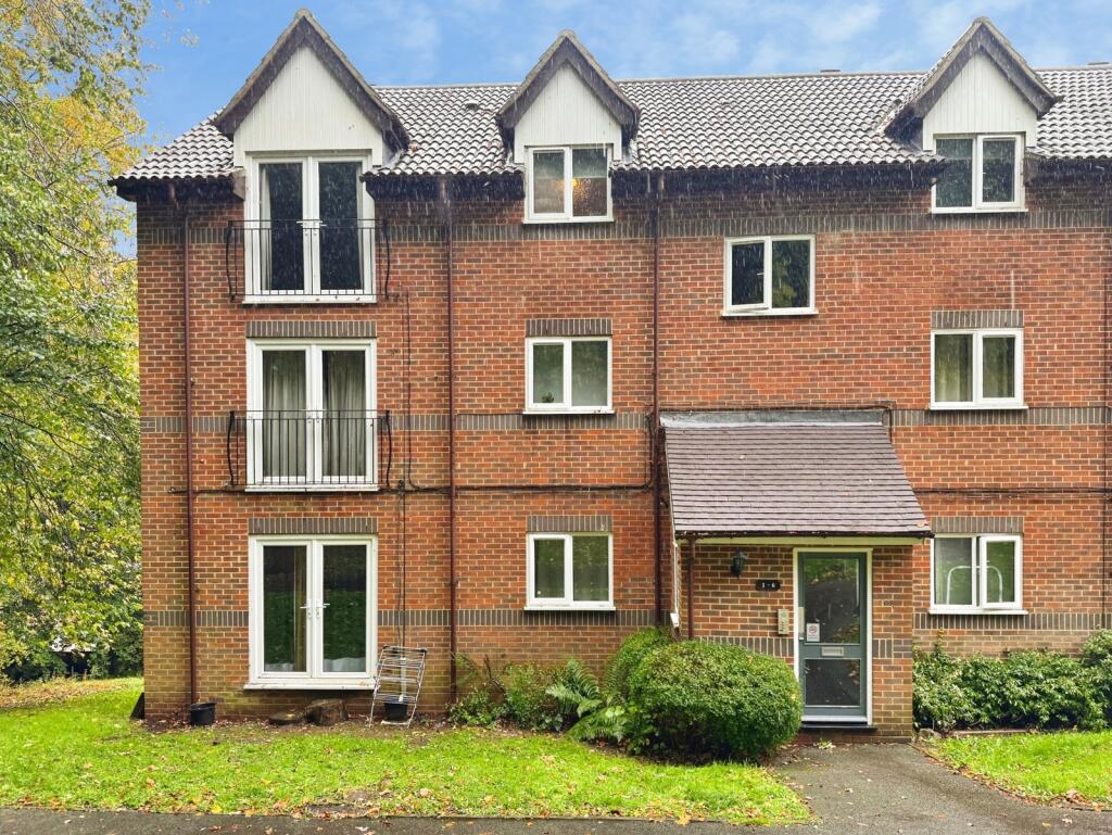 Main image of property: Edmunds Gardens, High Wycombe, Buckinghamshire