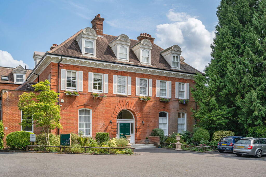 Nanhurst Park, Elmbridge Road, Cranleigh GU6 8JX photo 2