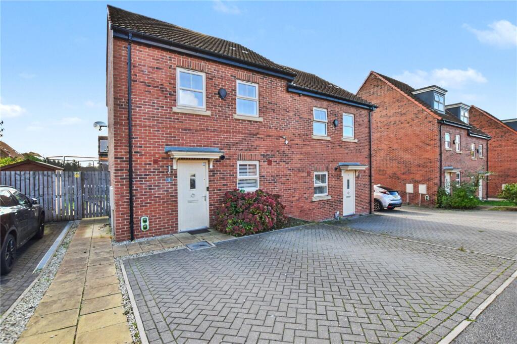 Main image of property: Asket Fold, Leeds, West Yorkshire