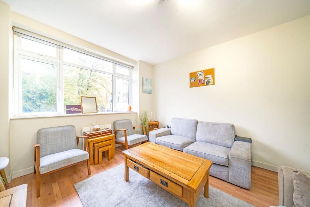 Goldhawk Road, Shepherds Bush photo 2