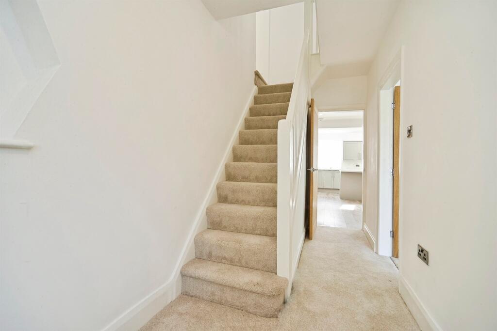 House in Pudsey, Hillfoot, Stanningley - More