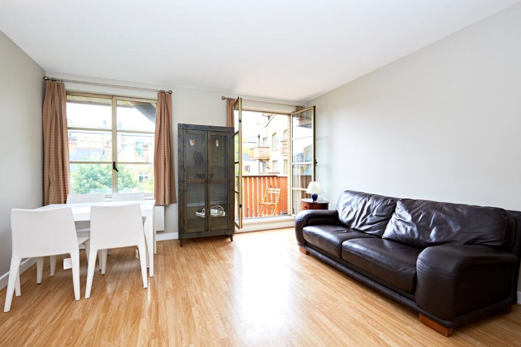 Main image of property: Flat 327, 
The Circle, SE1