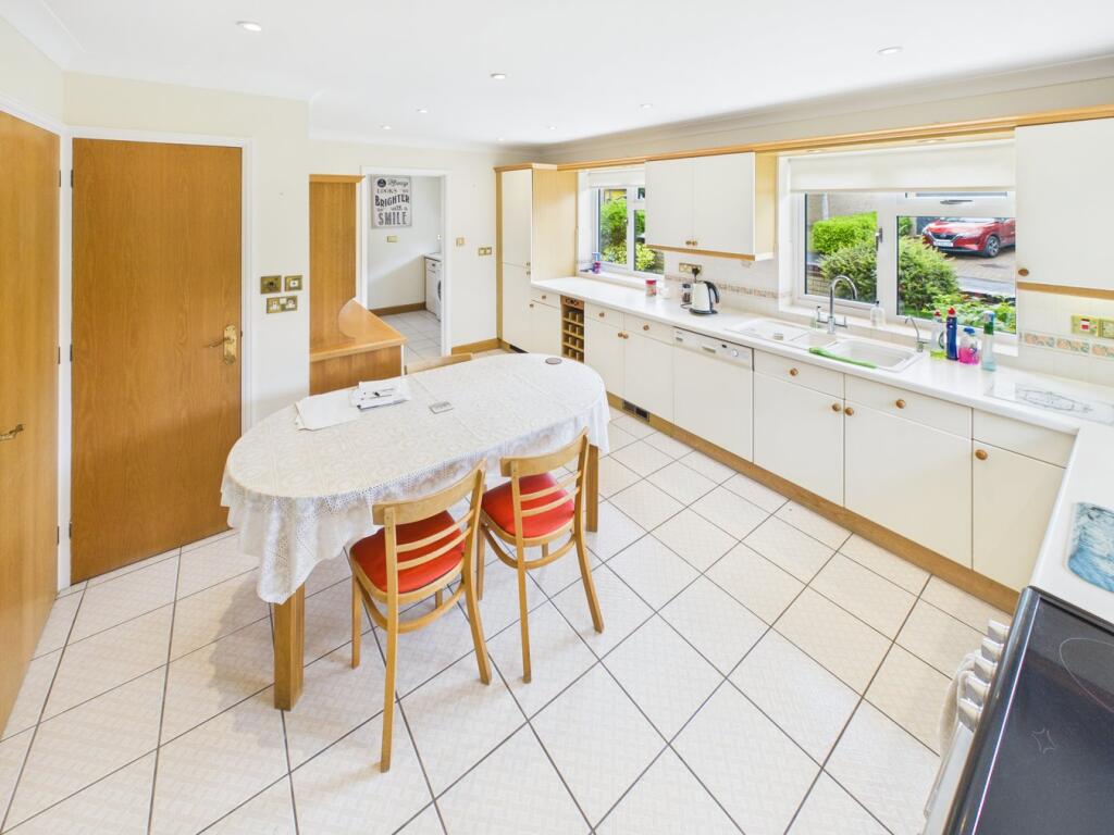Downlands, Royston, SG8 photo 4
