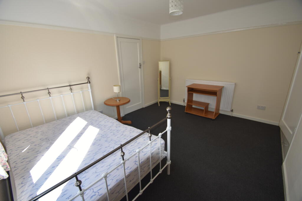 House in Portsmouth, Fratton - More