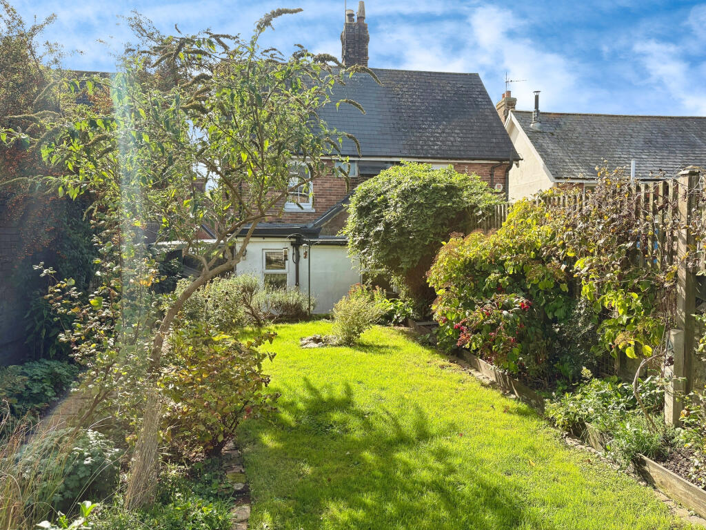 House in Wealden, Herstmonceux - View 3