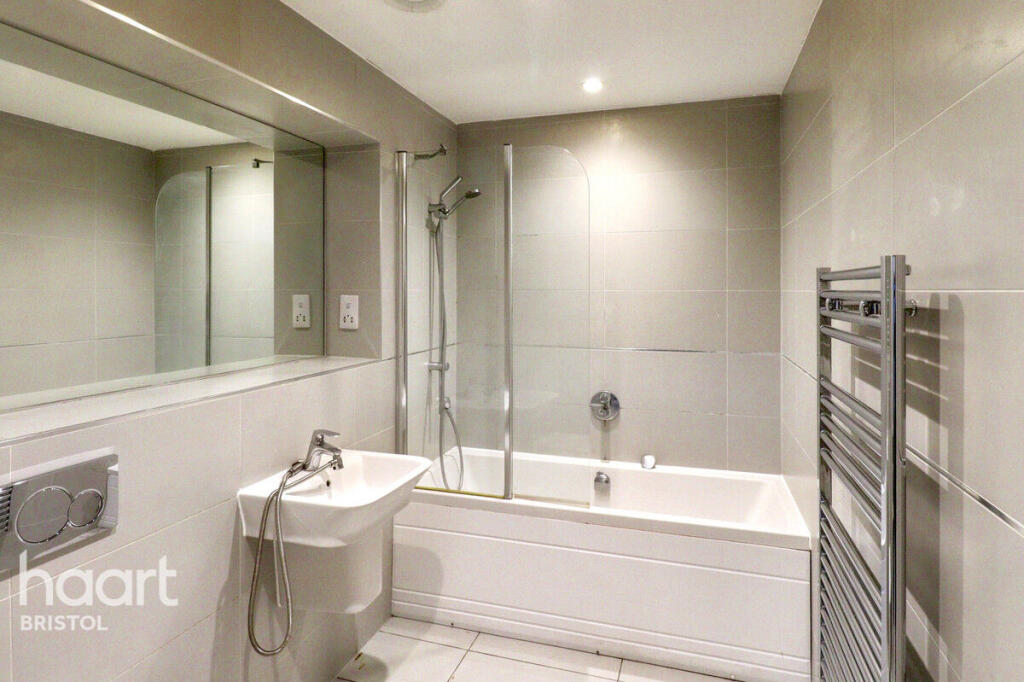 Apartment in Bristol, Old City, City Centre - More