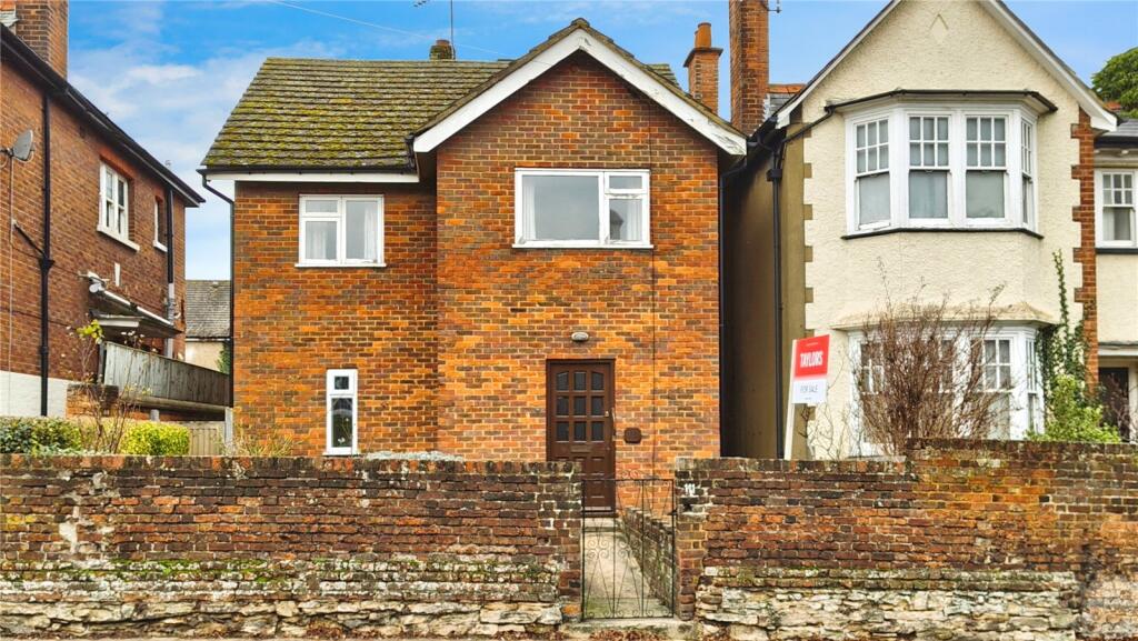 Main image of property: Walton Road, Aylesbury, HP21