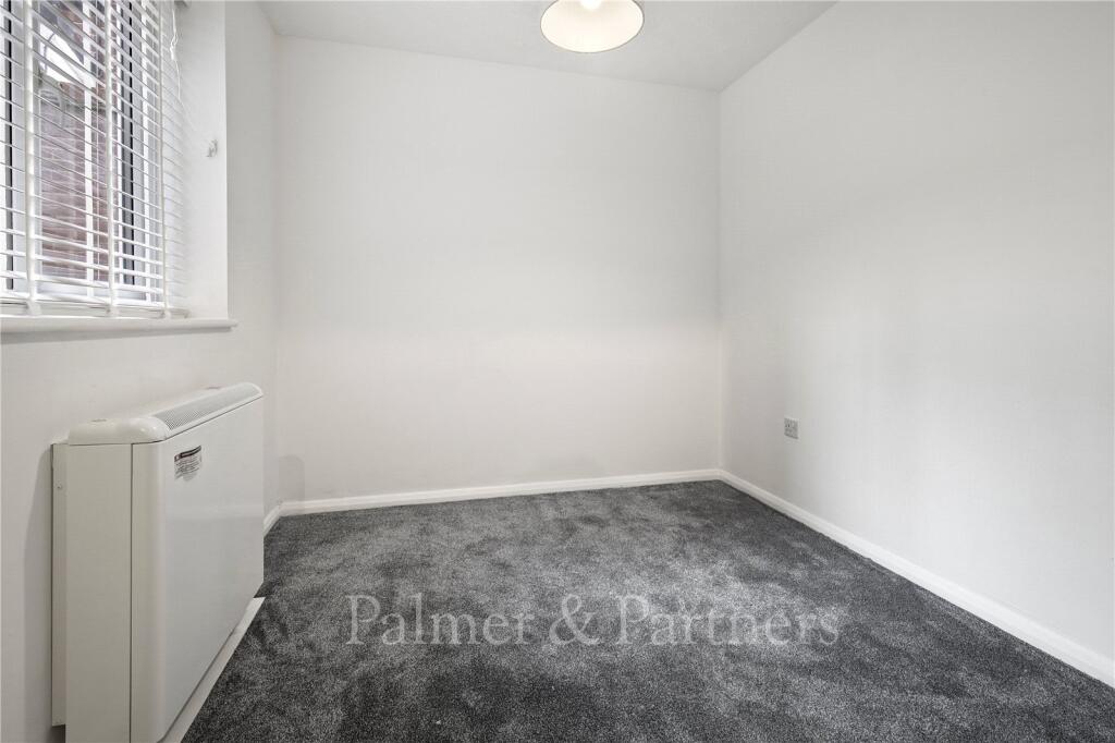 Apartment in Colchester - More