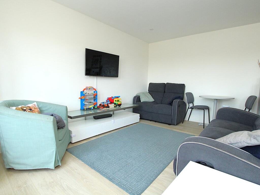 69a Good Road, Parkstone, POOLE, BH12 photo 4