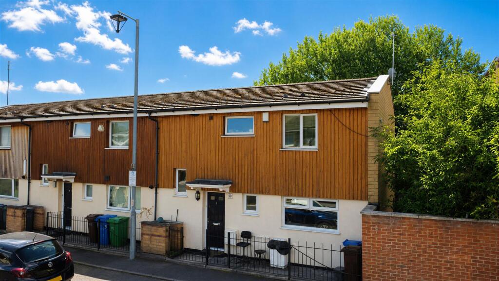 Main image of property: Greengage, Manchester, M13 9GA