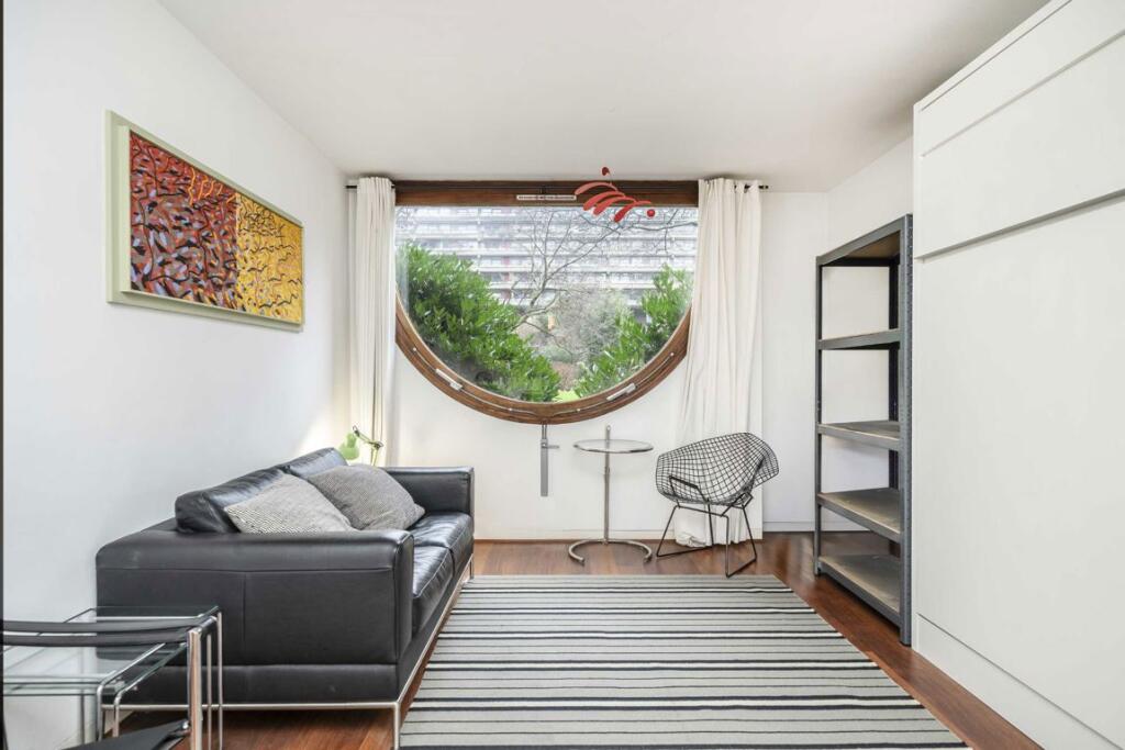 Main image of property: Barbican, Thomas More House