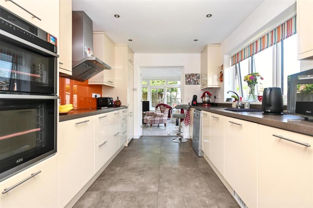 House in Eastbourne, Langney Point, St Anthony's Hill - View 4