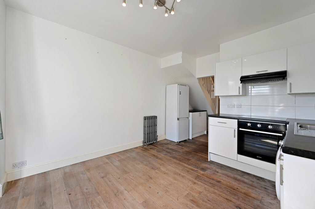 Apartment in London - View 5