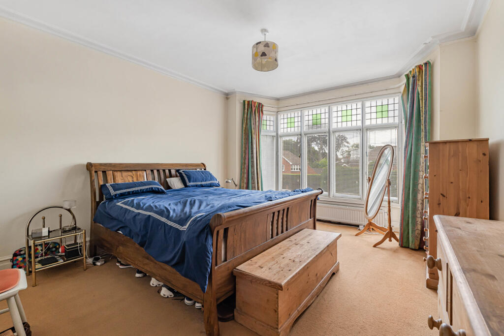 House in Woking, Mount Hermon, Westfield - More
