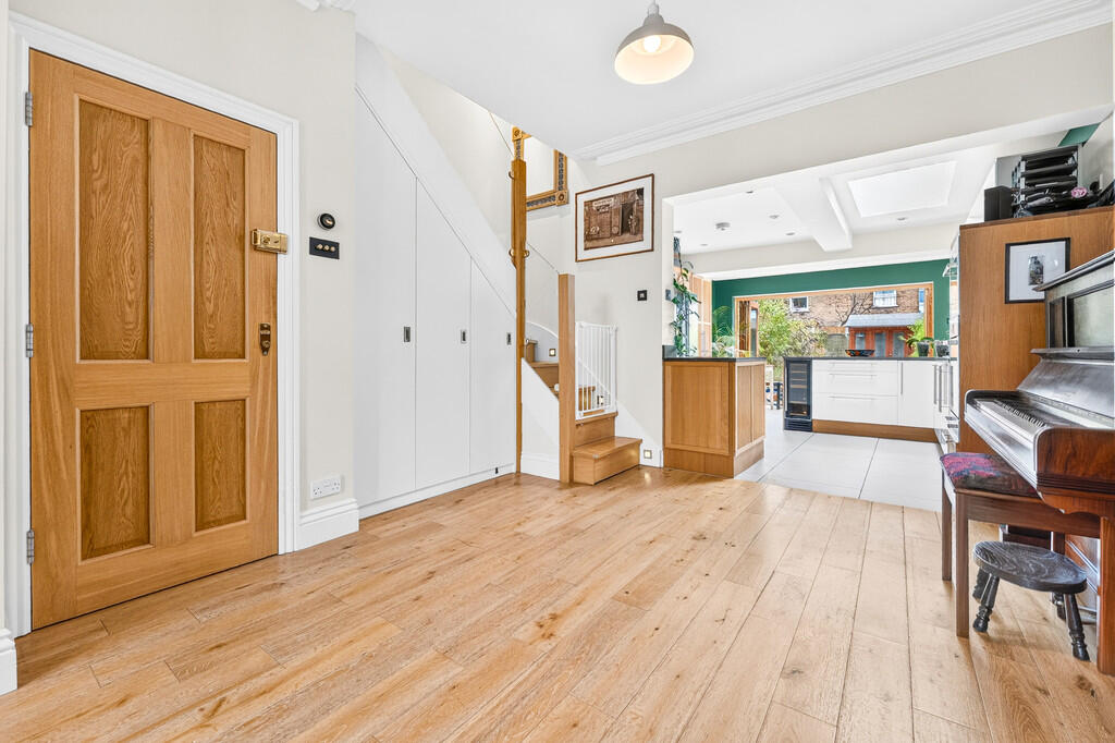 House in London - View 5