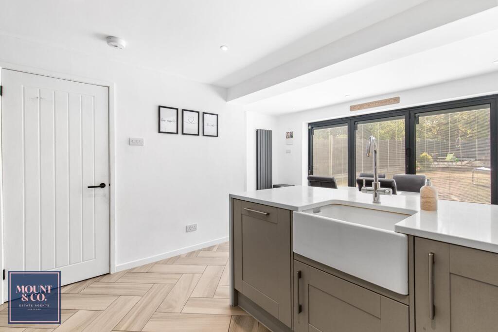 House in Enfield - View 5