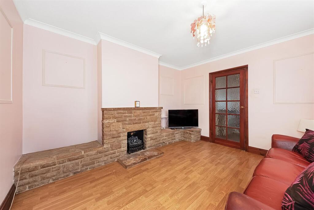 House in Croydon - View 2