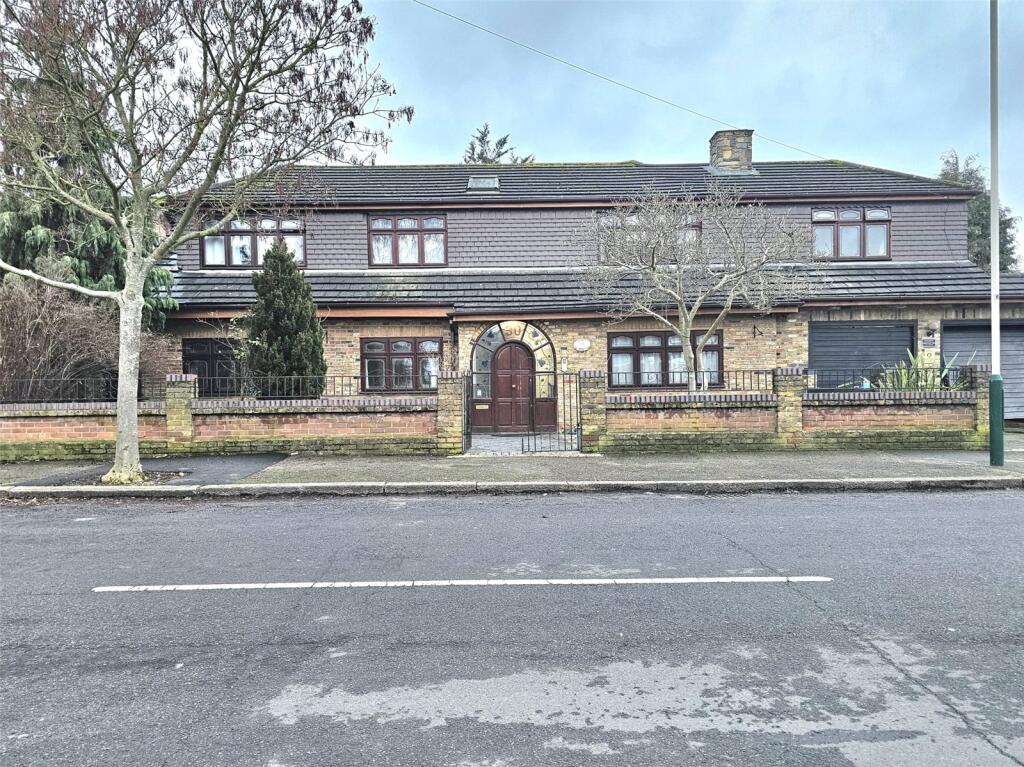 Main image of property: Great Gardens Road, Hornchurch, RM11